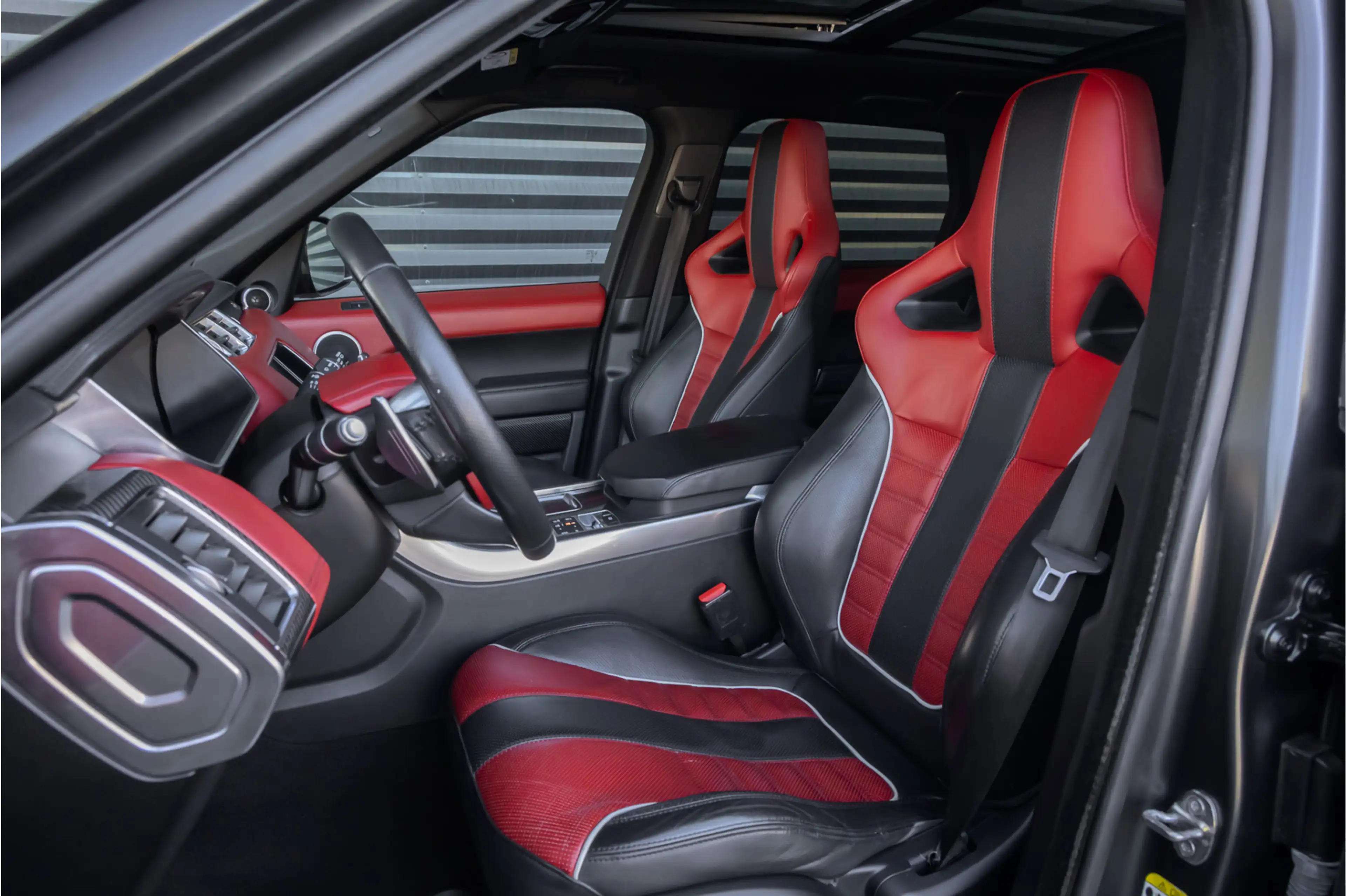 Land Rover Range Rover Sport 5.0 V8 Supercharged SVR — photo 7