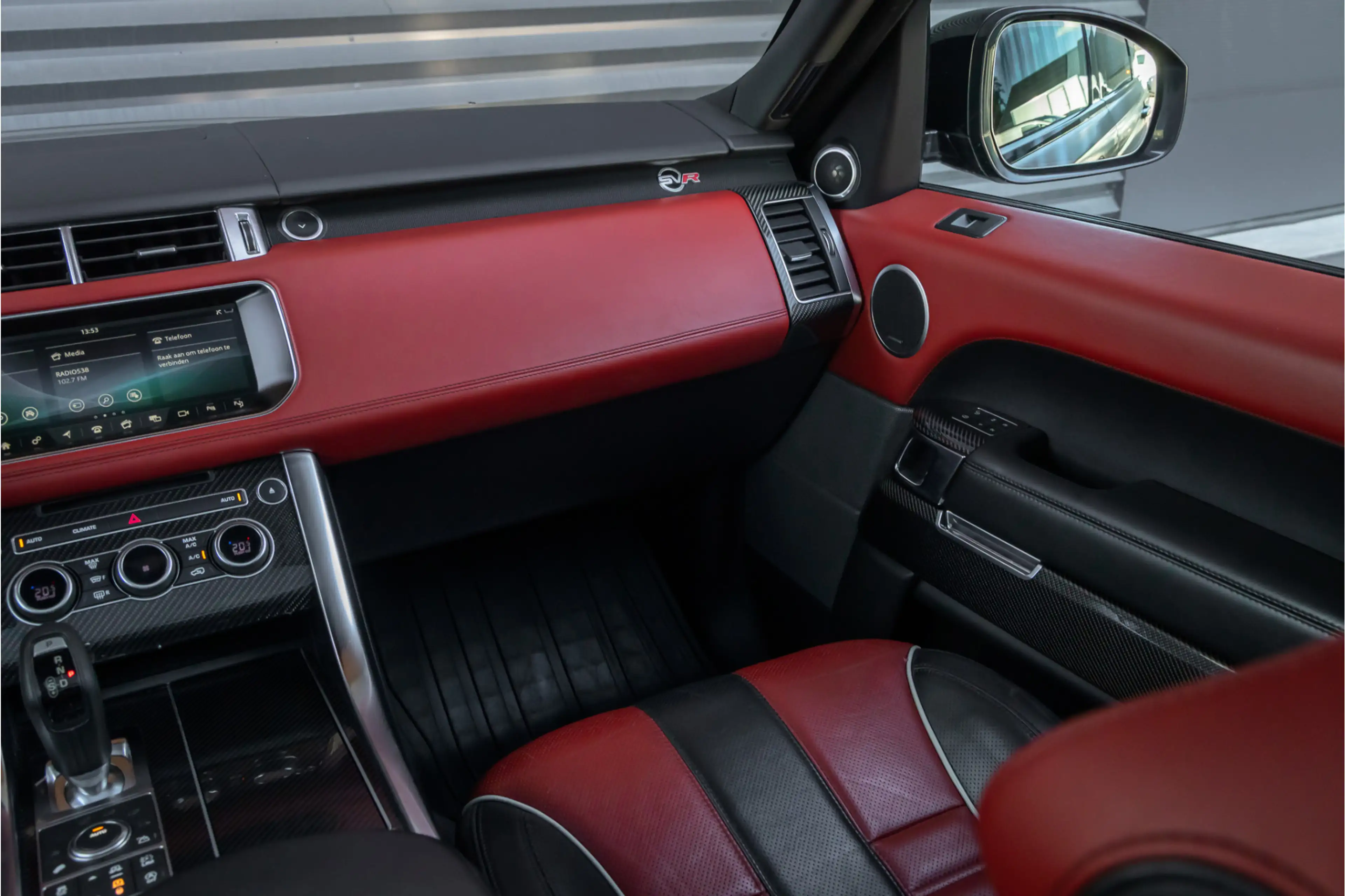 Land Rover Range Rover Sport 5.0 V8 Supercharged SVR — photo 47
