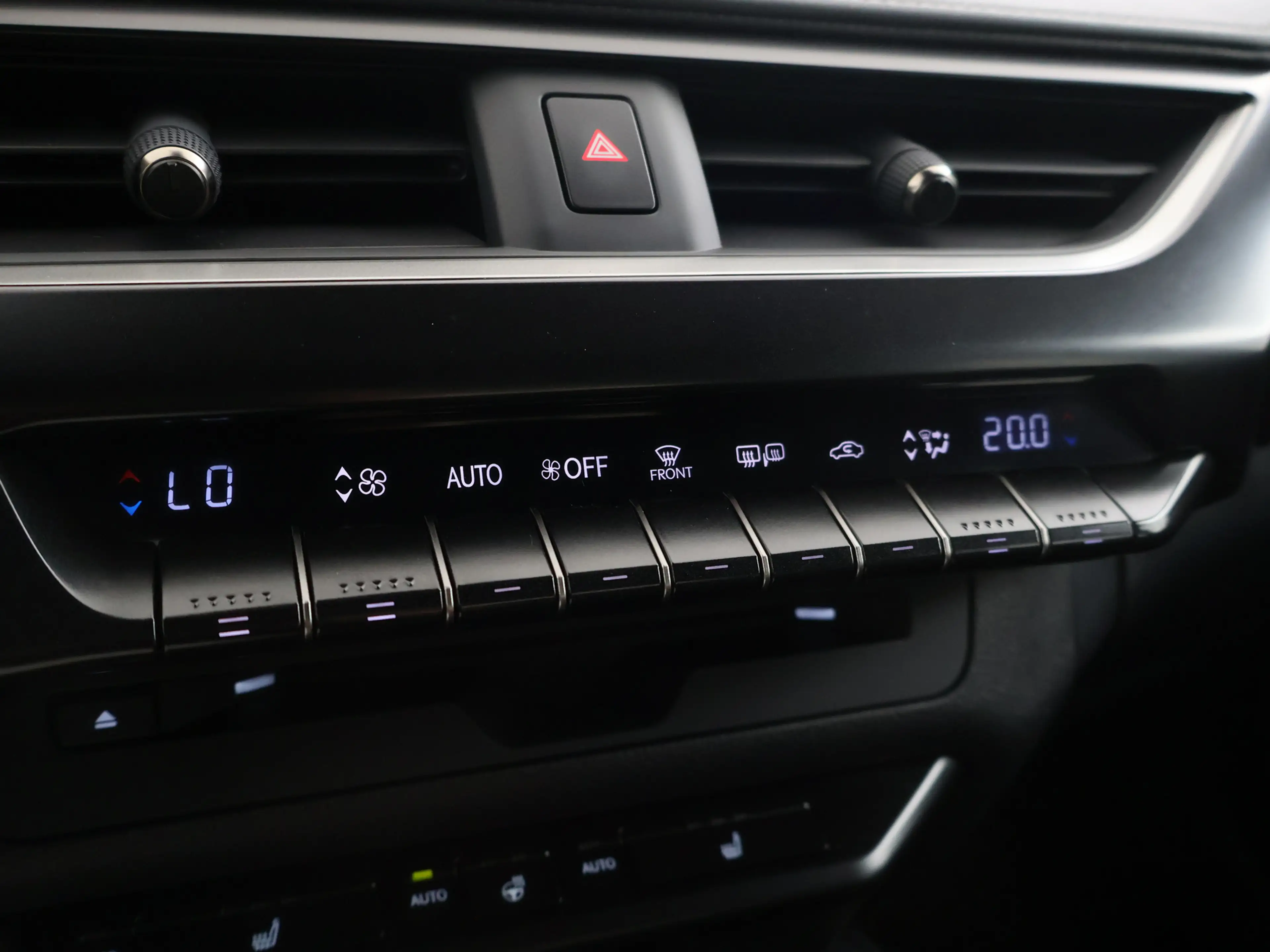 Lexus UX 250h Business Line Pro | Stoel en stuurwielverwarming | — photo 8