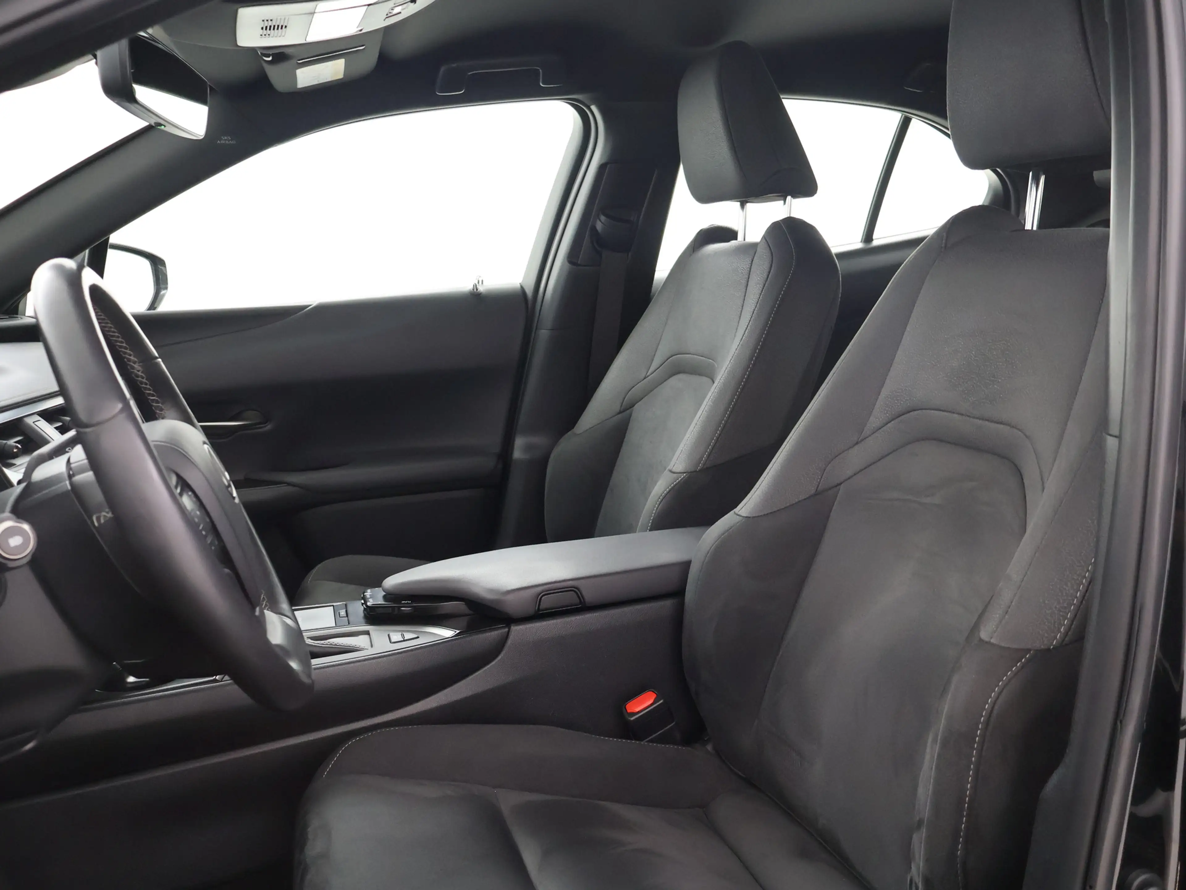 Lexus UX 250h Business Line Pro | Stoel en stuurwielverwarming | — photo 14