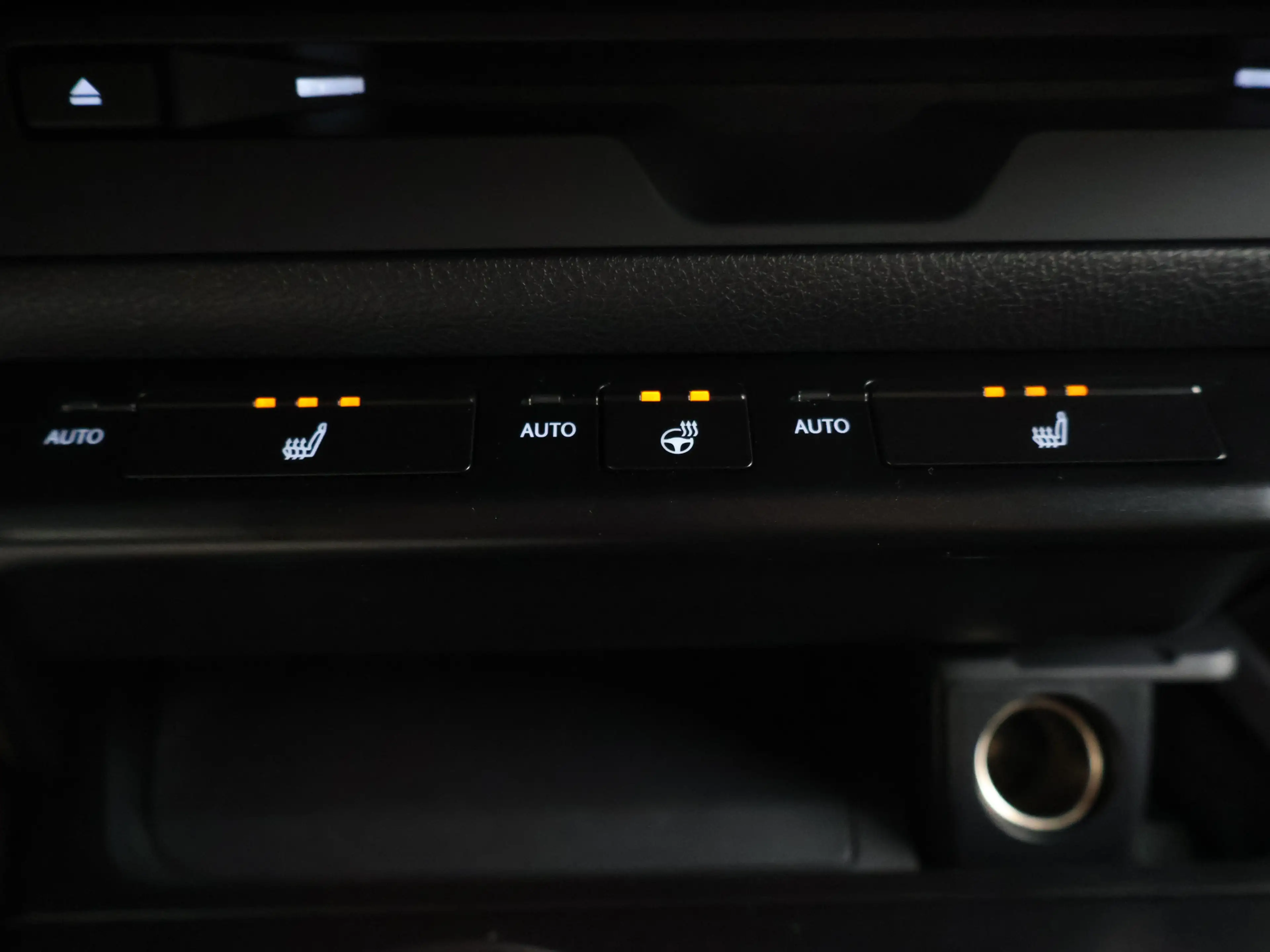 Lexus UX 250h Business Line Pro | Stoel en stuurwielverwarming | — photo 9