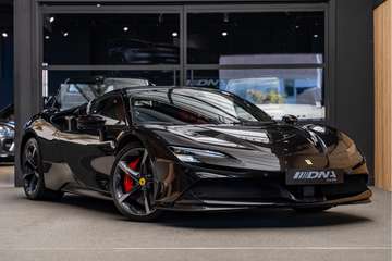 Lift Two Tone Scuderia Shields 4.0 V8 Carbon Seats