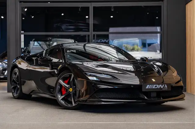 Ferrari SF90 Stradale Lift Two Tone Scuderia Shields 4.0 V8 Carbon Seats