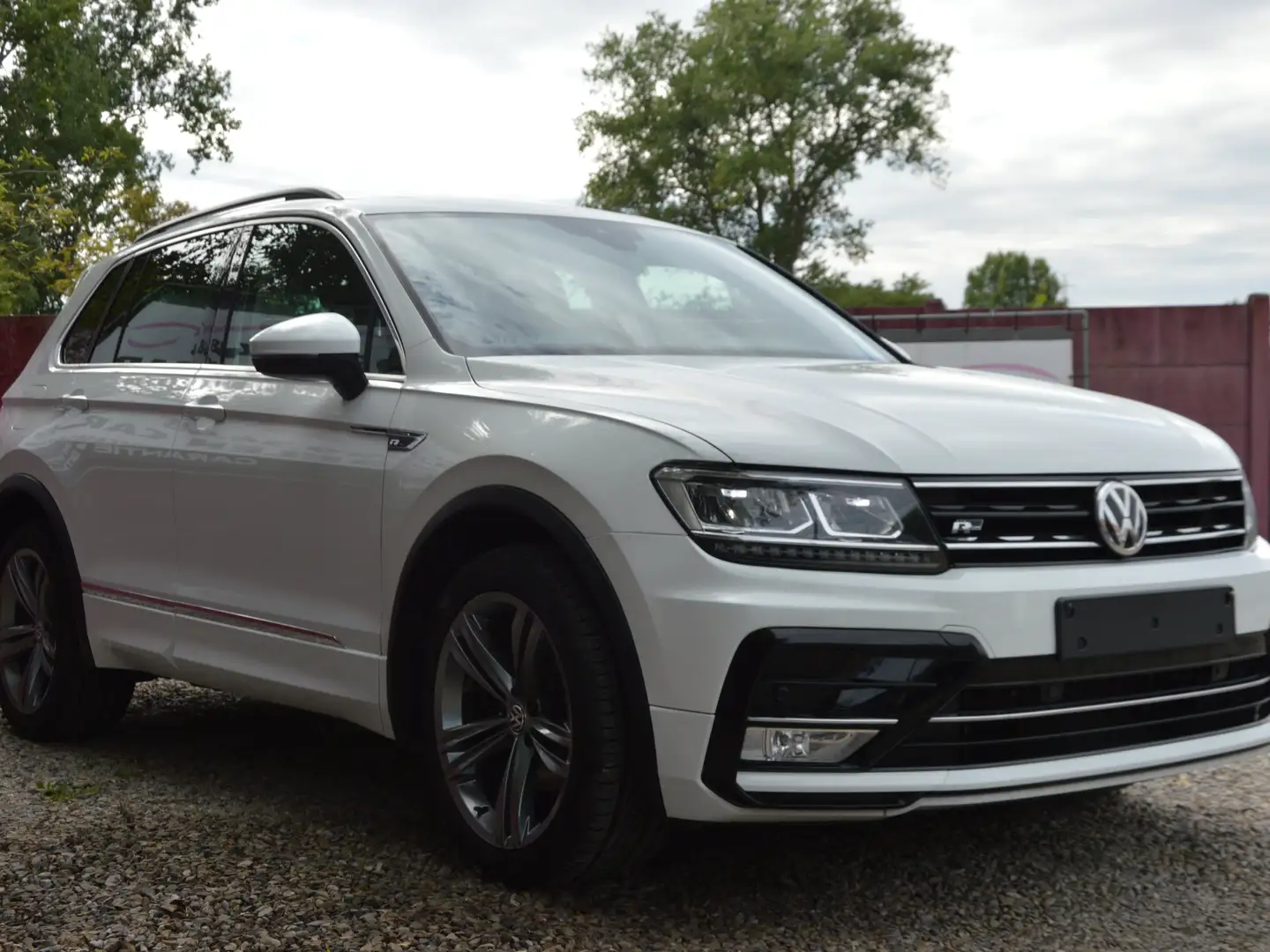 Volkswagen Tiguan R-line 1.4 TSI Sport Weiß - 2