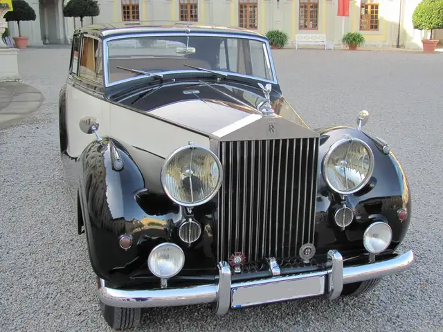 Rolls-Royce Silver Wraith Silver Wraith LWB saloon