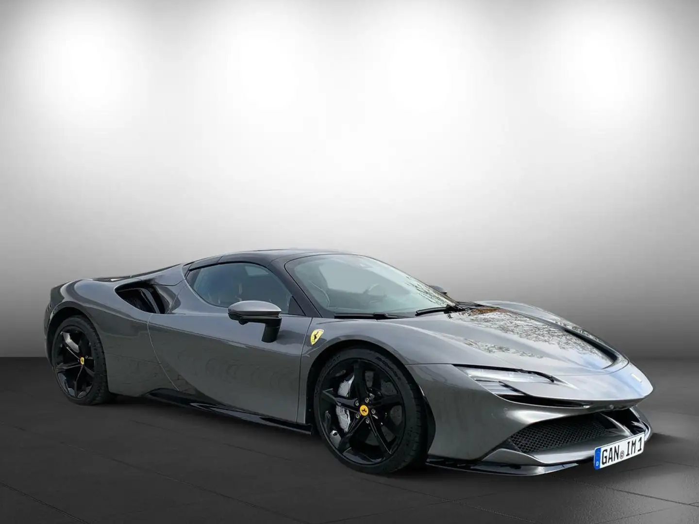 Ferrari SF90 Spider AT*PDC*360°K*Soundsystem Grau - 2