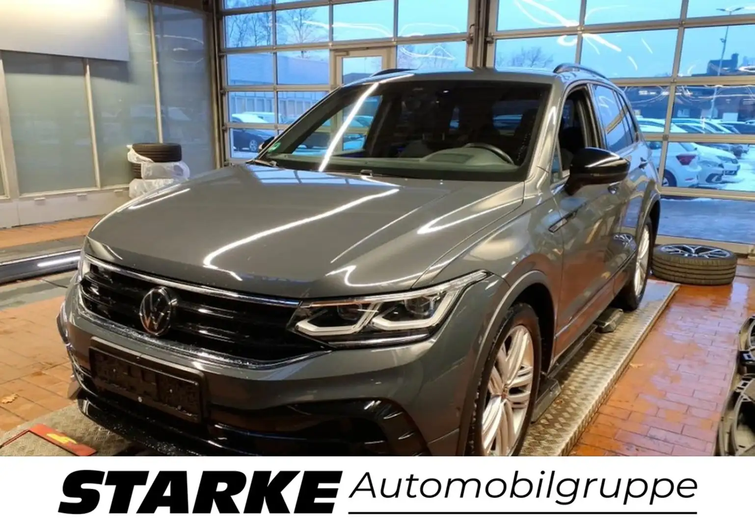 Volkswagen Tiguan R 2.0 TSI DSG 4M Black Style Grau - 1