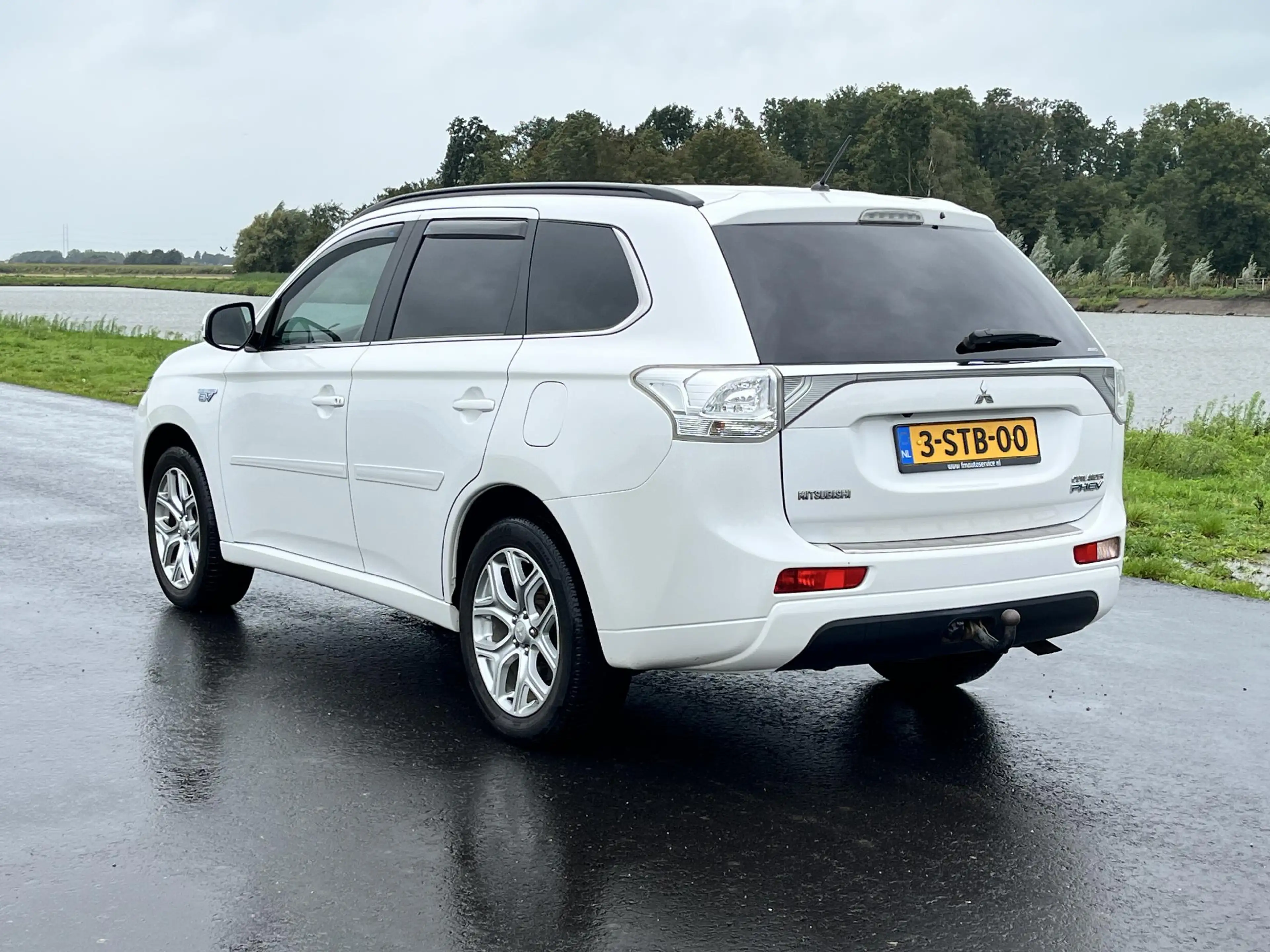 Mitsubishi Outlander 2.0 PHEV Instyle Clima, cruise, camera, schuifdak, — photo 3