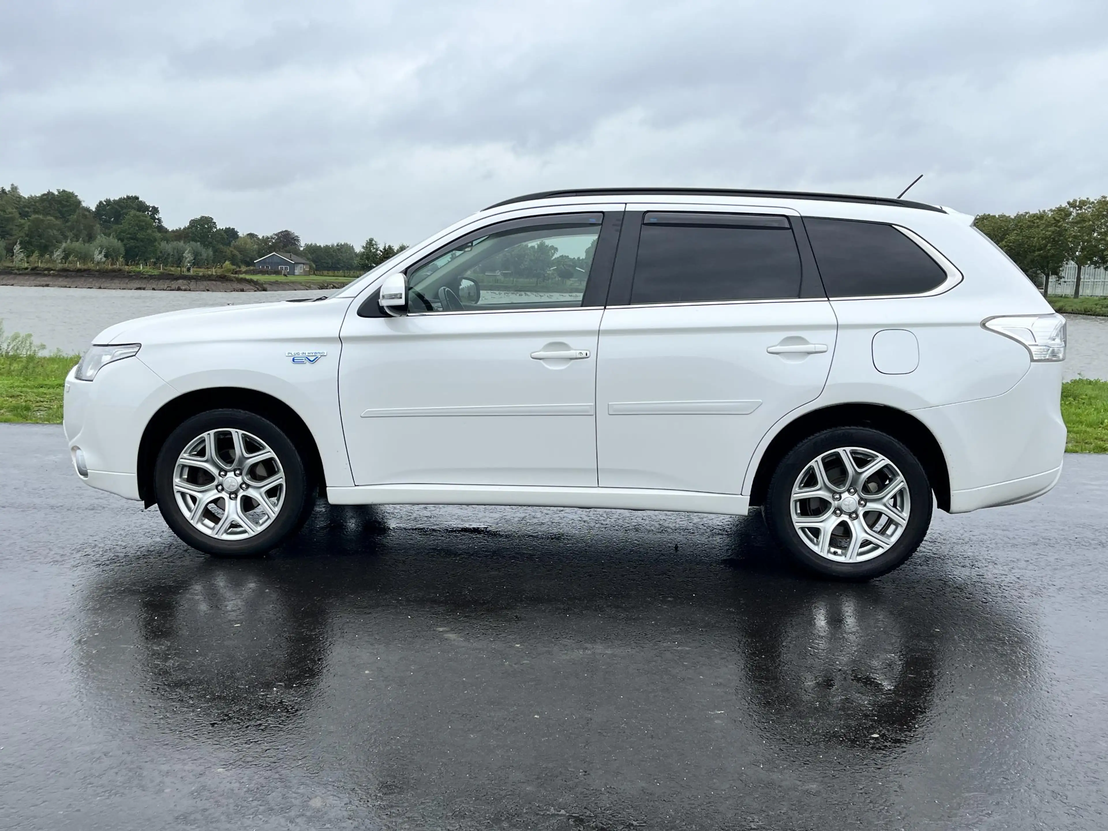 Mitsubishi Outlander 2.0 PHEV Instyle Clima, cruise, camera, schuifdak, — photo 2