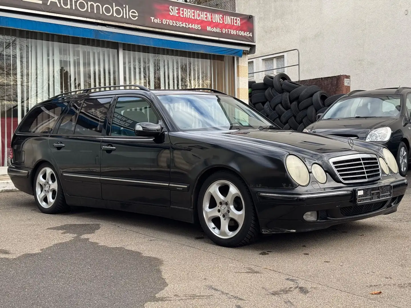Mercedes-Benz E 240 T AVANTGARDE*AUTOMATIK*LEDER*XENON*TÜV*AHK Schwarz - 2