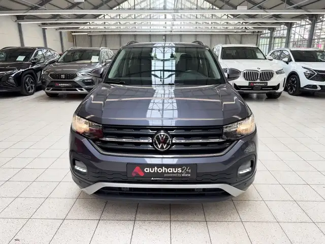 Volkswagen T-Cross view 2