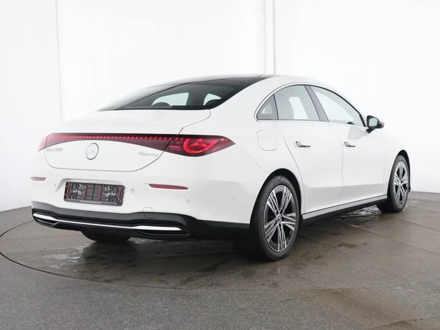 Mercedes-Benz CLA 350 4Matic EQ Tech 18" AHK Premium Digital Blanc - 2