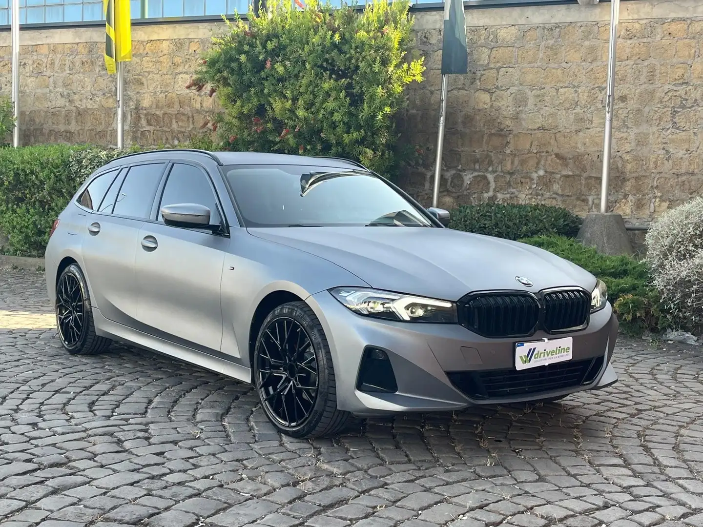 BMW 320 Serie 3 Touring 320d Touring xdrive MSport auto Grigio - 1