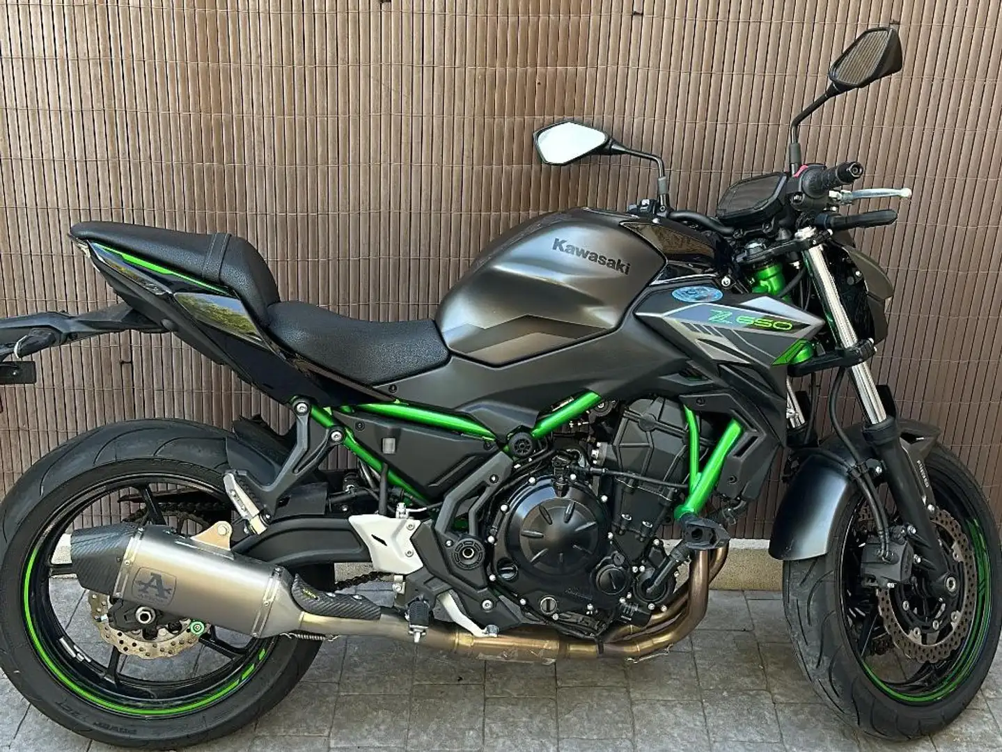 Kawasaki Z 650 Performance Gris - 1