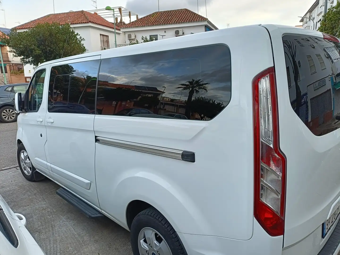 Ford Tourneo Custom Grand Tourneo Custom 2.0TDCI Titanium 130 Titanium Blanco - 2