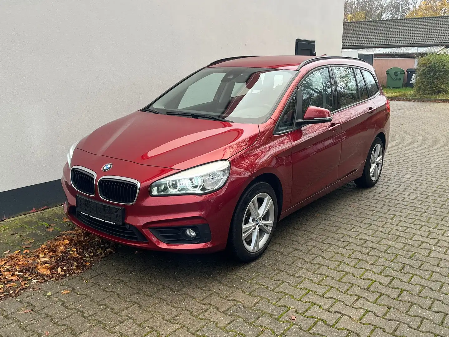 BMW 220 Gran Tourer 220 d xDrive Advantage Rot - 1