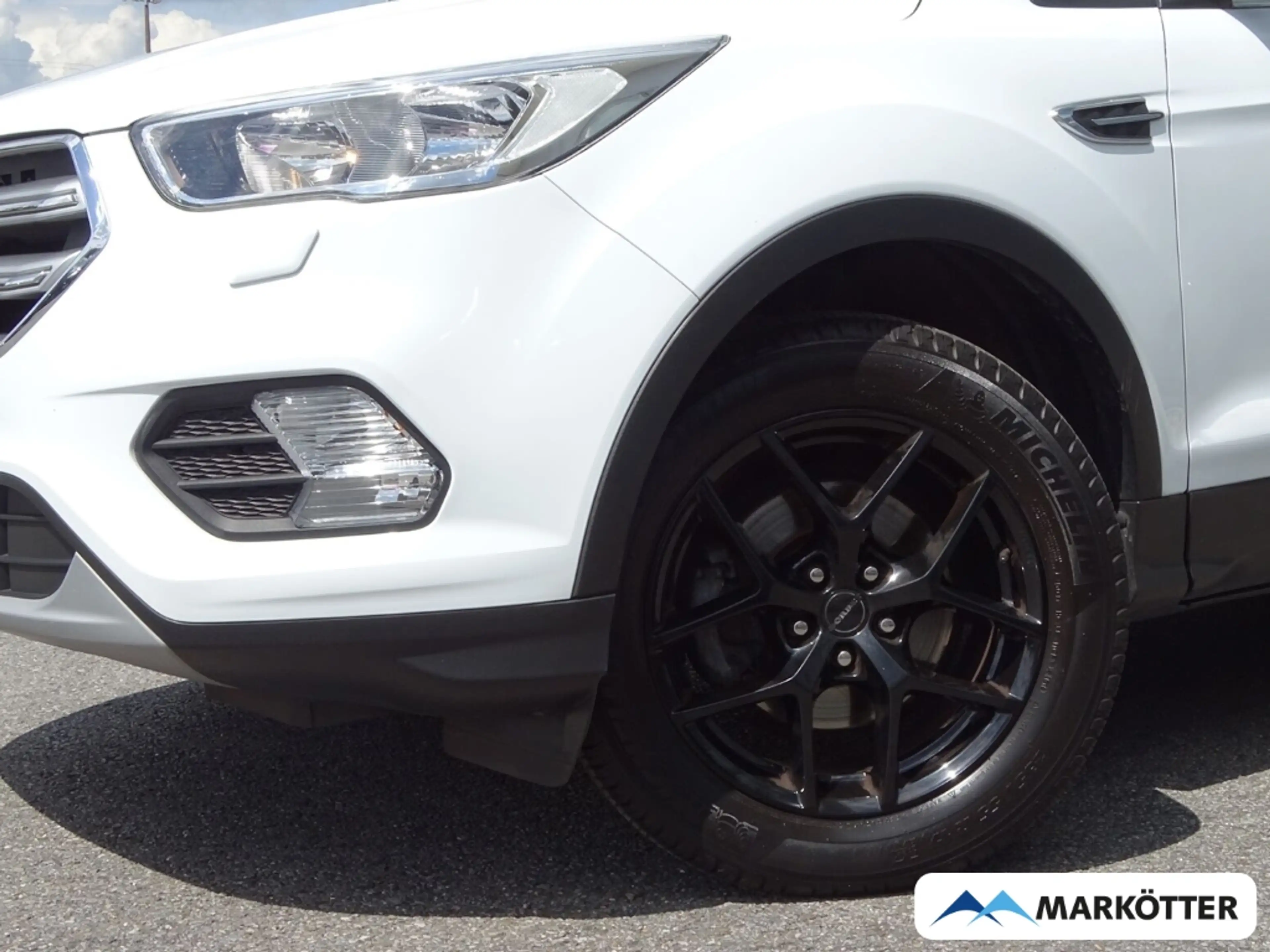 Ford Kuga Trend PDC/TEMPO/BT — photo 2