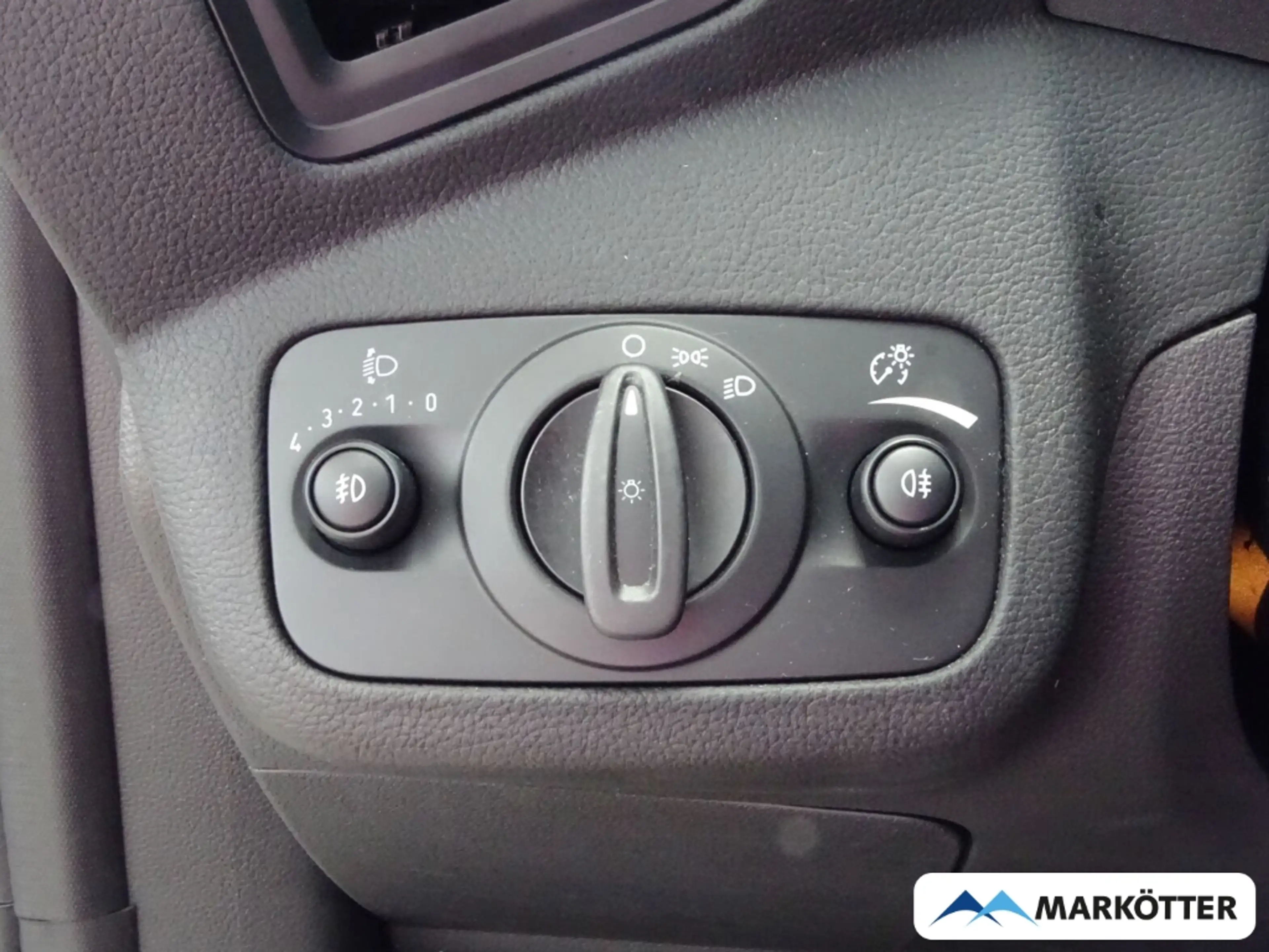 Ford Kuga Trend PDC/TEMPO/BT — photo 9