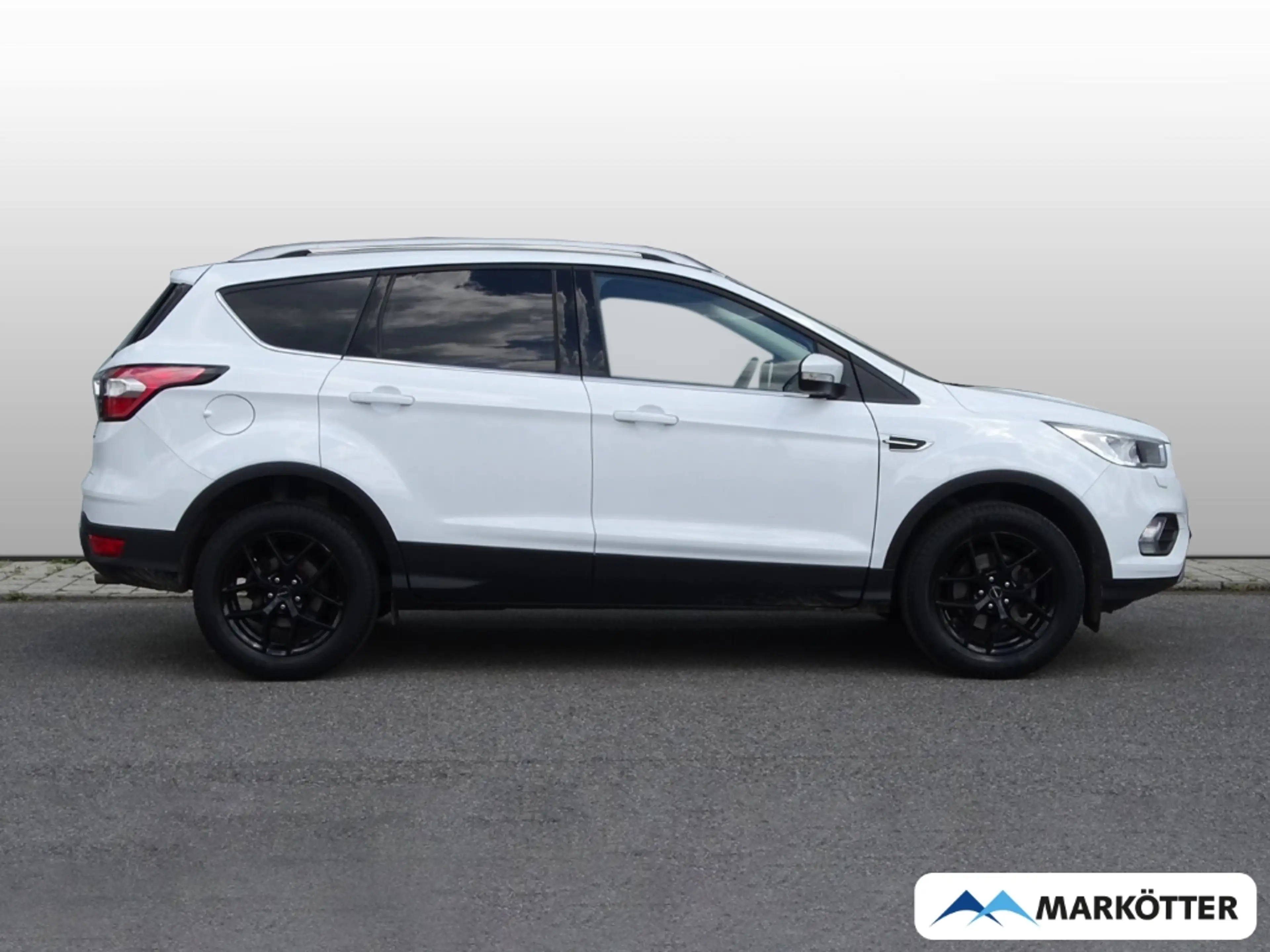 Ford Kuga Trend PDC/TEMPO/BT — photo 4