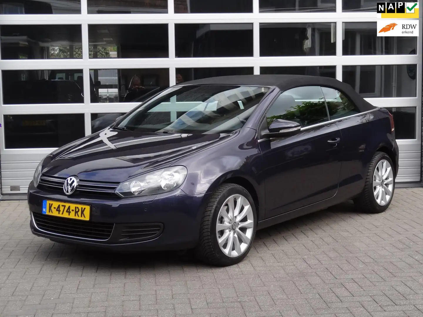 Volkswagen Golf Cabriolet 1.2 TSI BlueMotion, Dark Violet Pearl, Afneembare Paars - 1