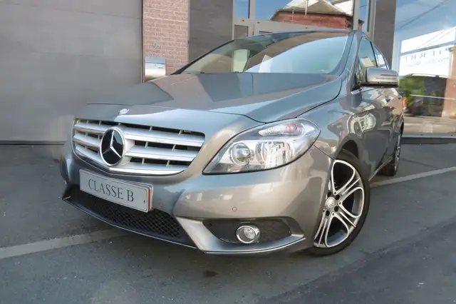 Mercedes-Benz B 180 BOITE AUTO / CUIR / GPS