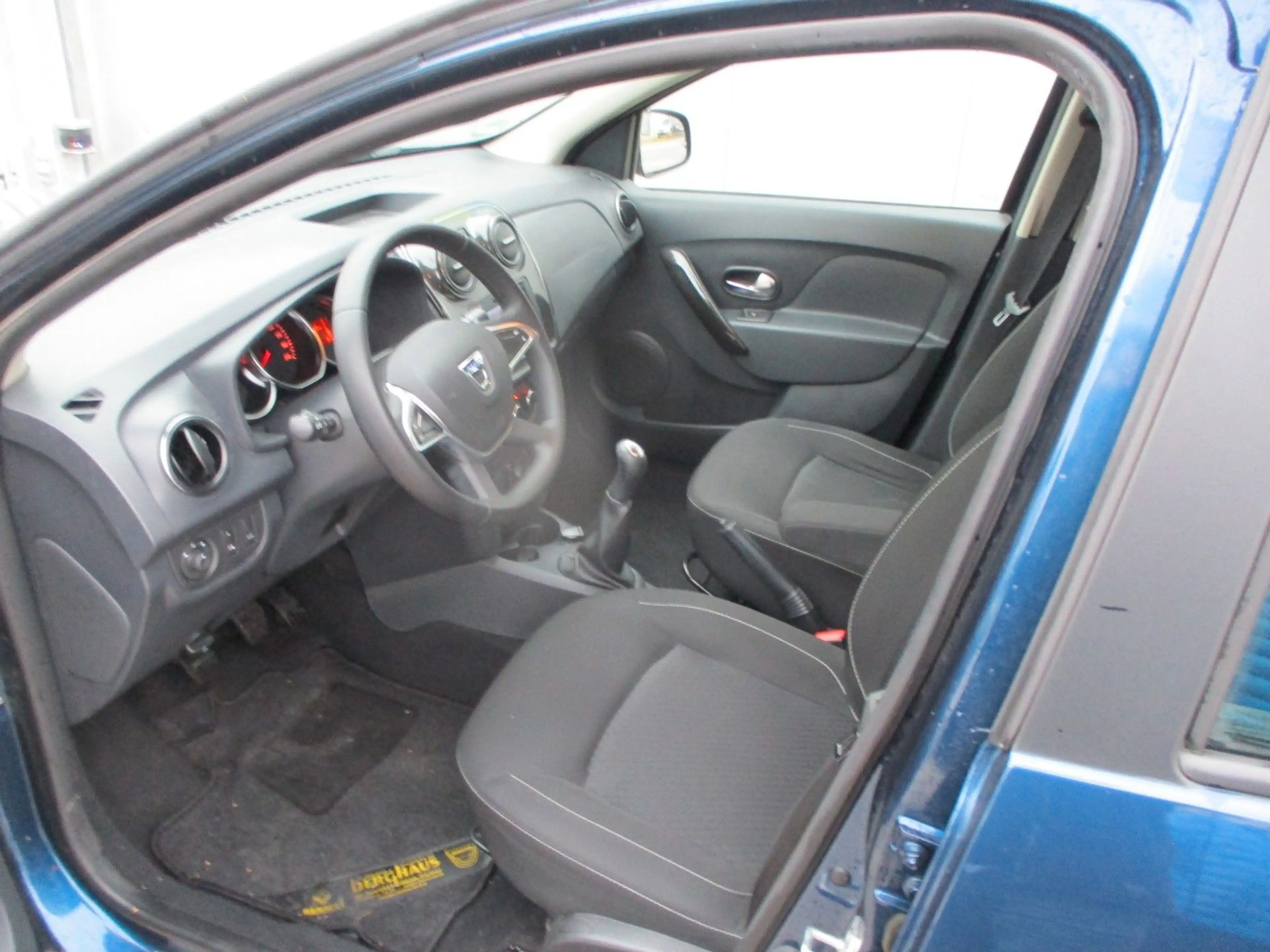 Dacia Logan MCV II Kombi Comfort — photo 5