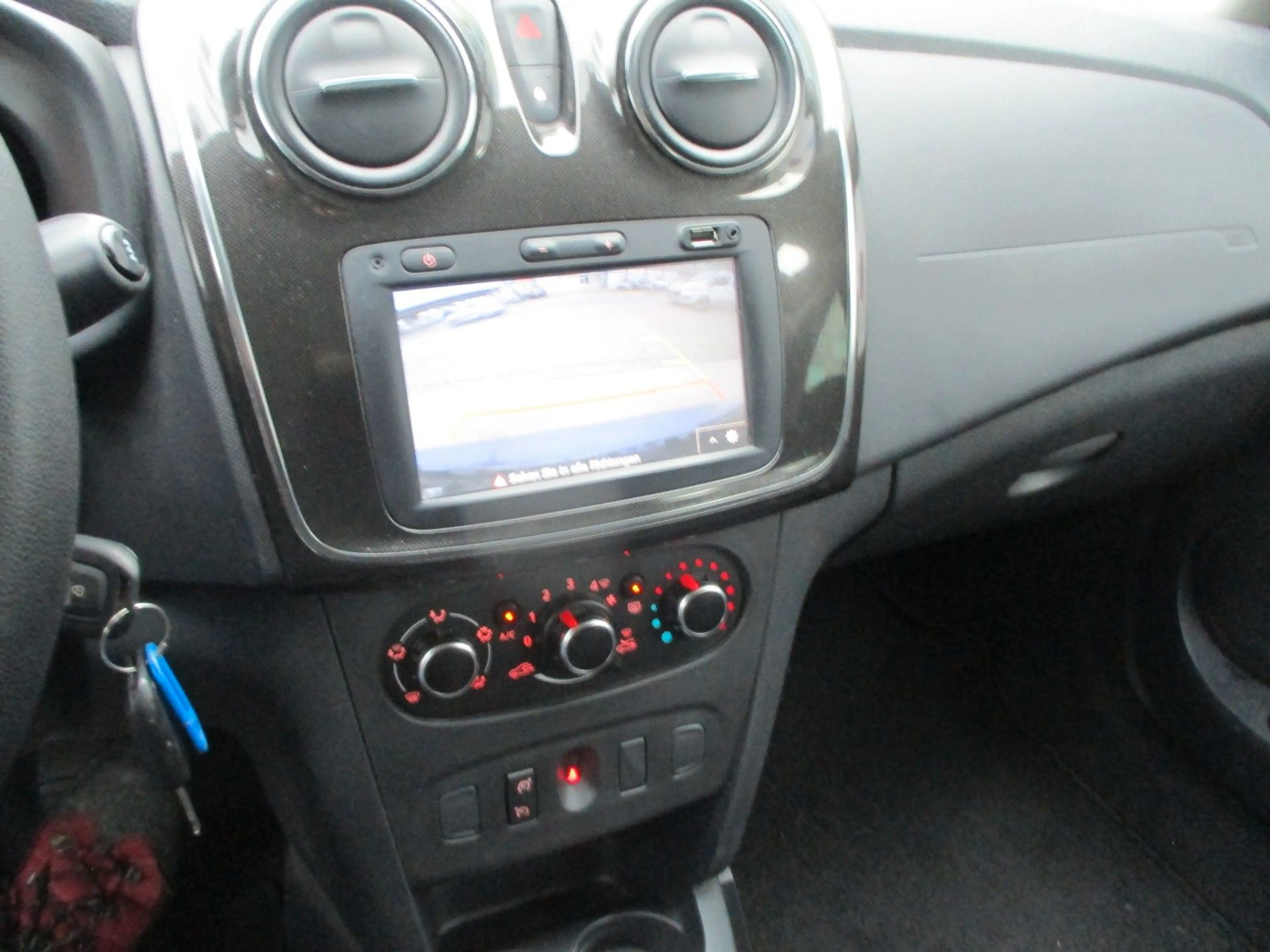 Dacia Logan MCV II Kombi Comfort — photo 10
