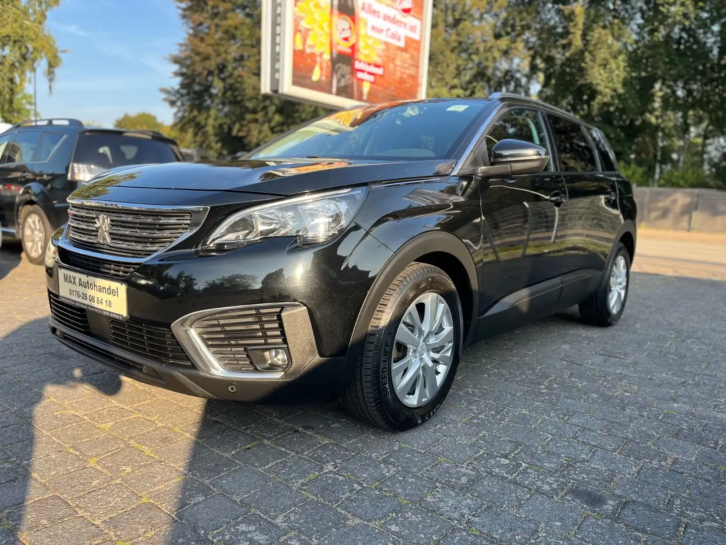 Peugeot 5008 Active Schwarz - 2