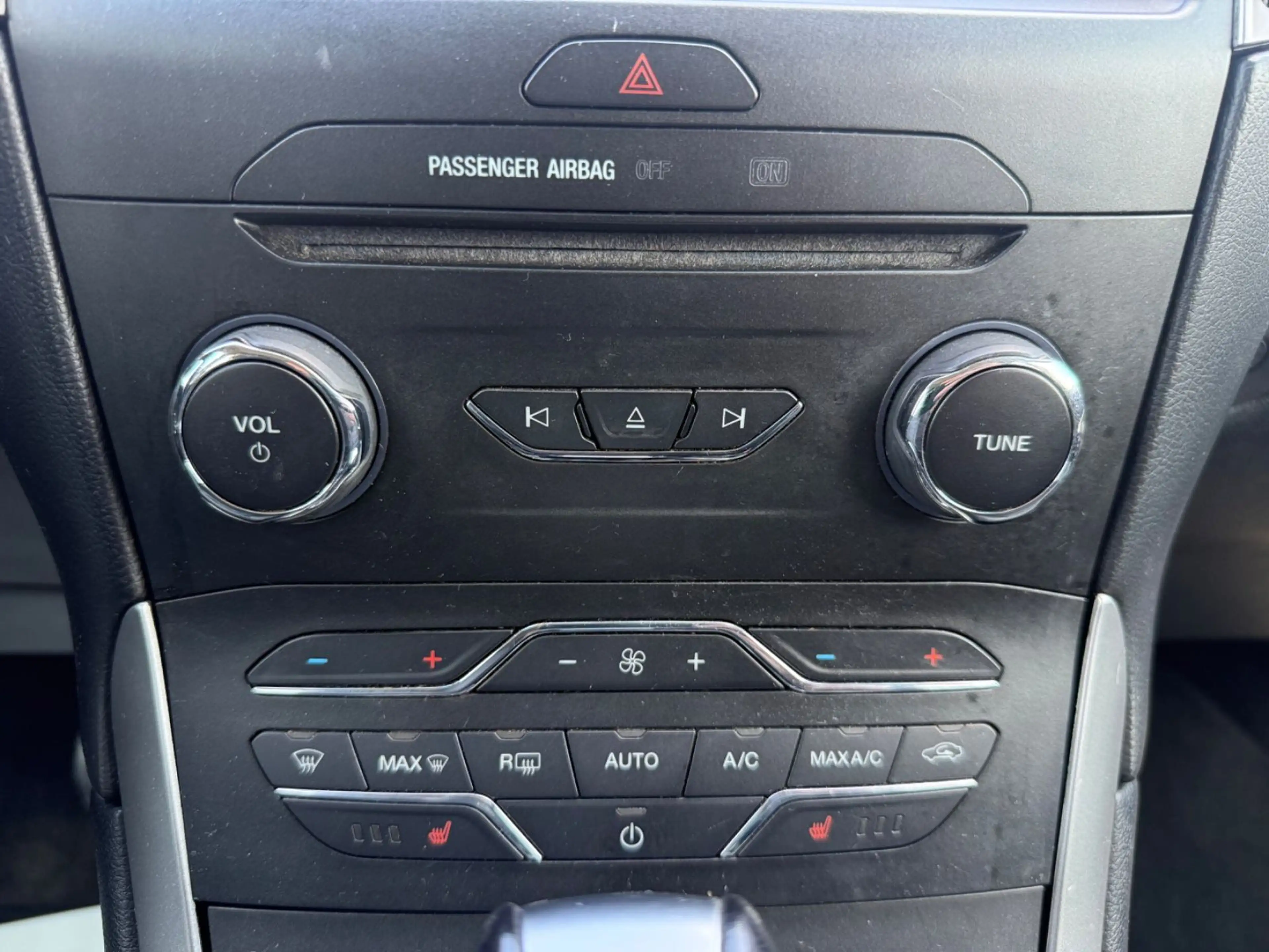 Ford Edge 4x4 R-Kamera — photo 14