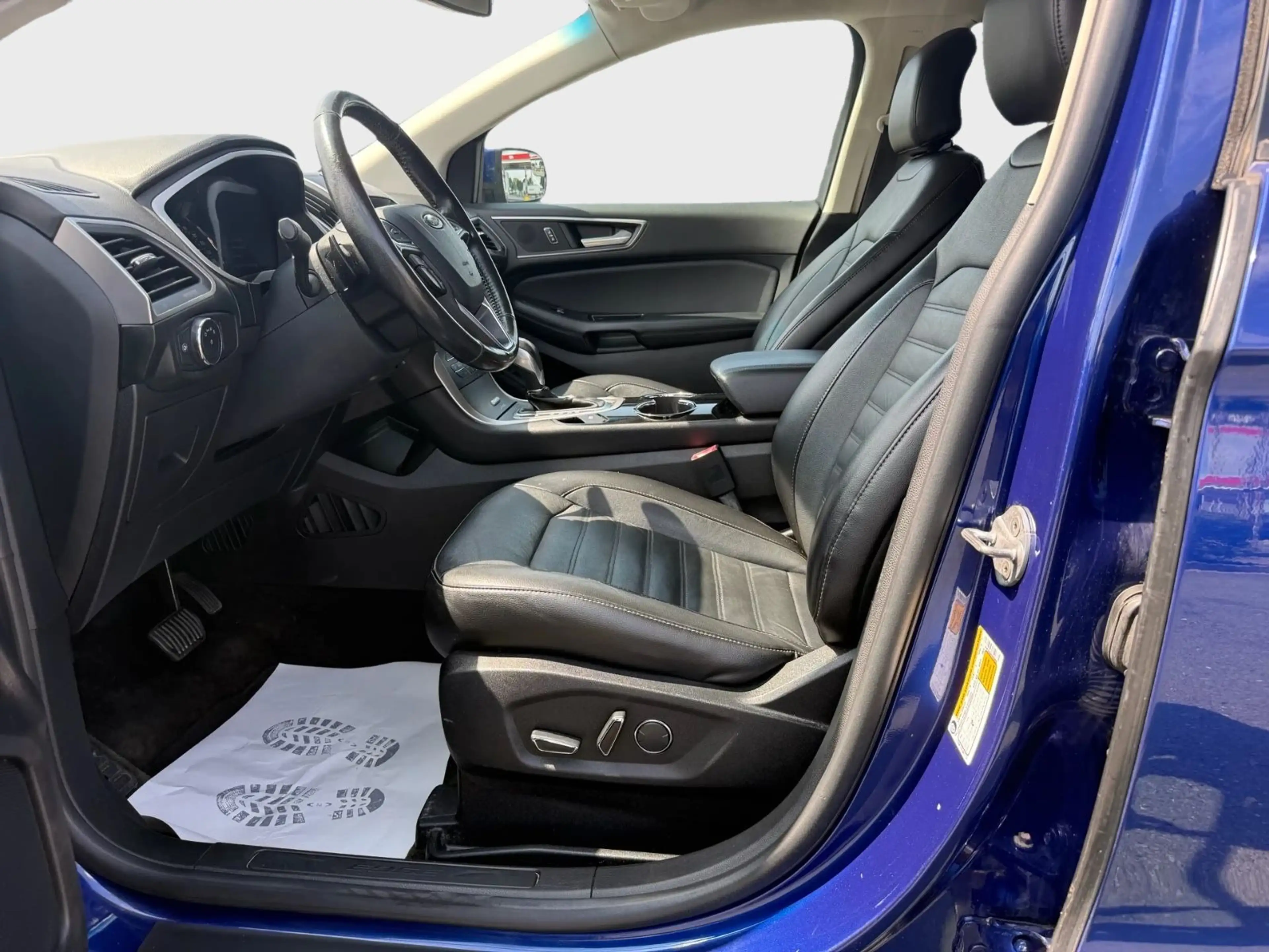 Ford Edge 4x4 R-Kamera — photo 10