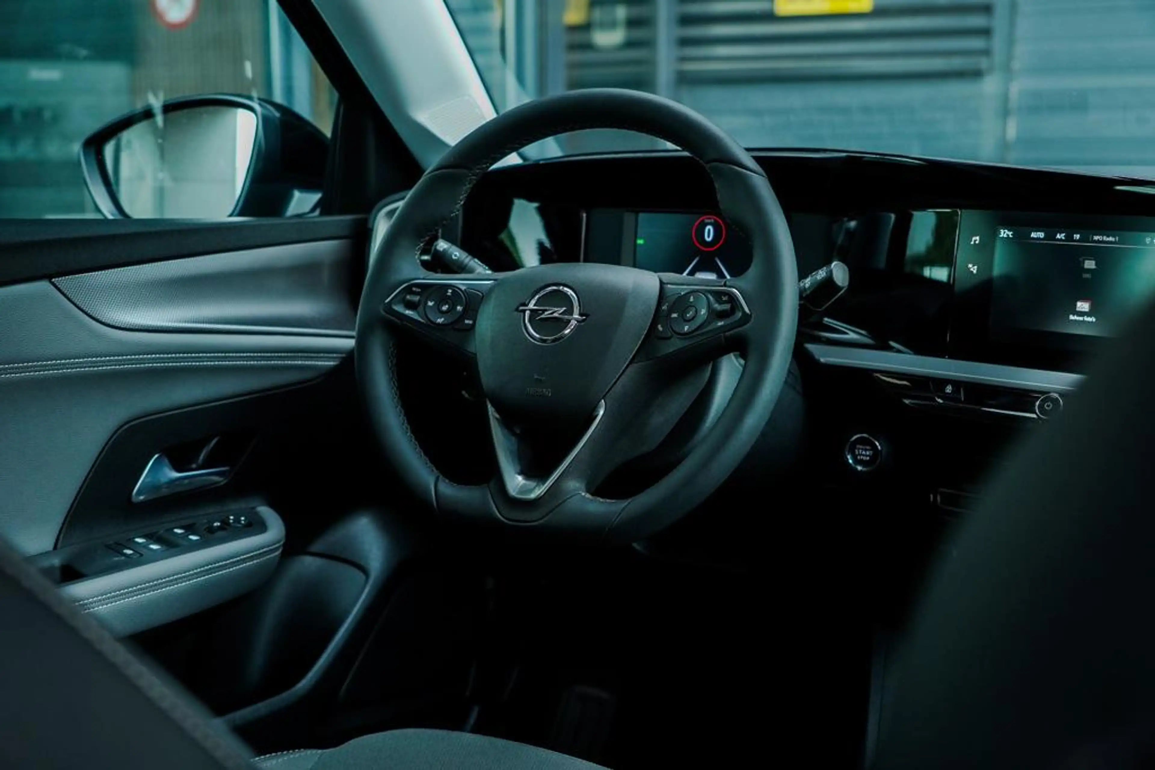 Opel Mokka-E Electric Edition 50 kWh / Warmtepomp / Zwart Metal — photo 32