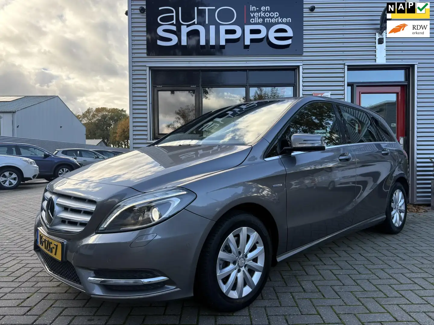 Mercedes-Benz B 200 Ambition -AUTOMAAT-CLIMA-STOELVERWARMING-MEMORY SE Grijs - 1