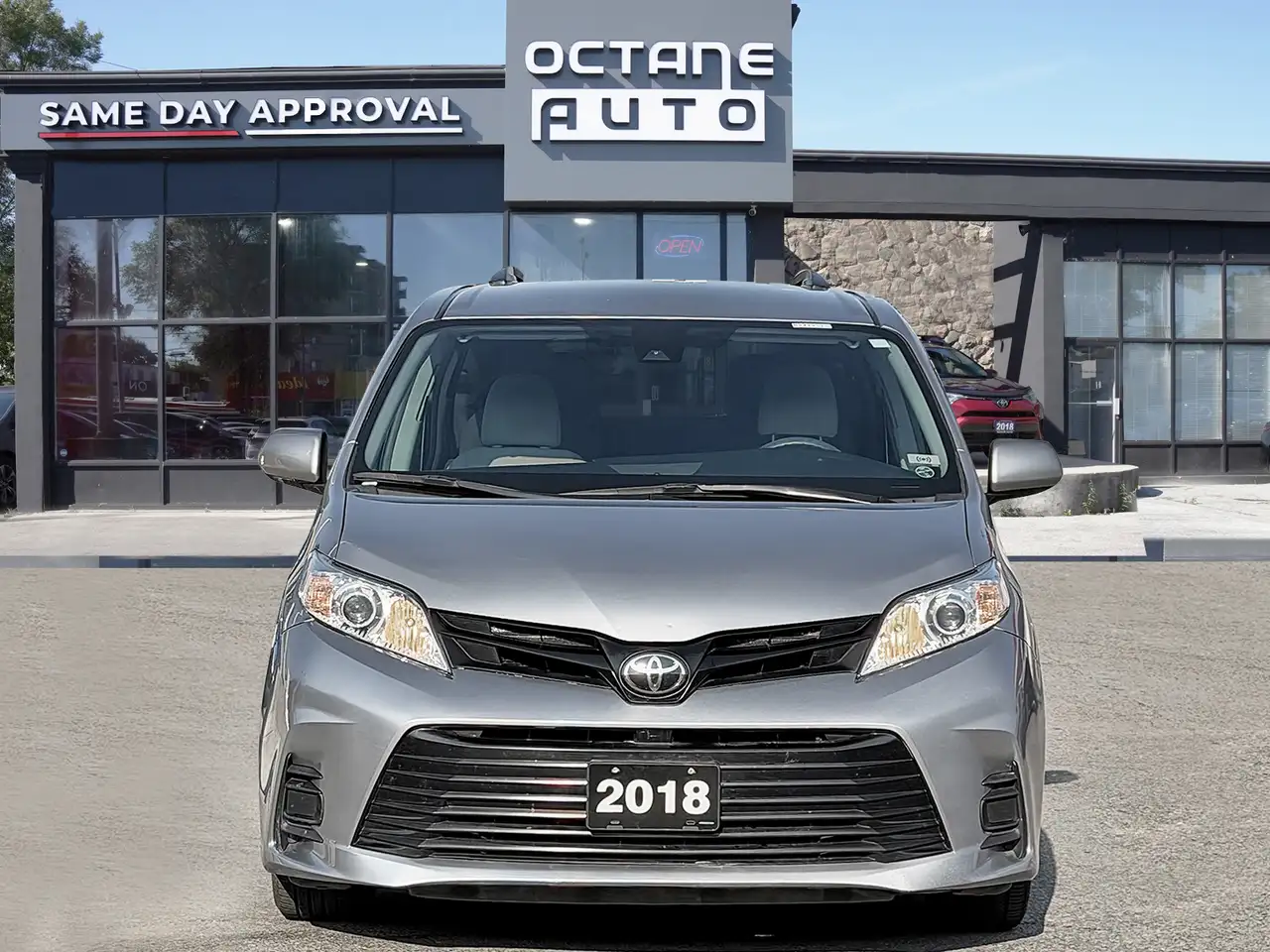 Toyota Sienna снимка Toyota Sienna