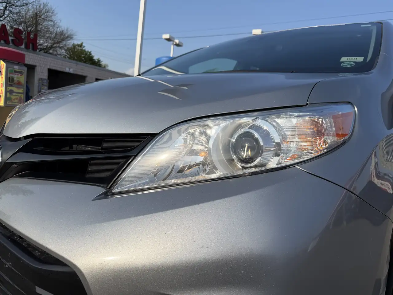Toyota Sienna снимка Toyota Sienna