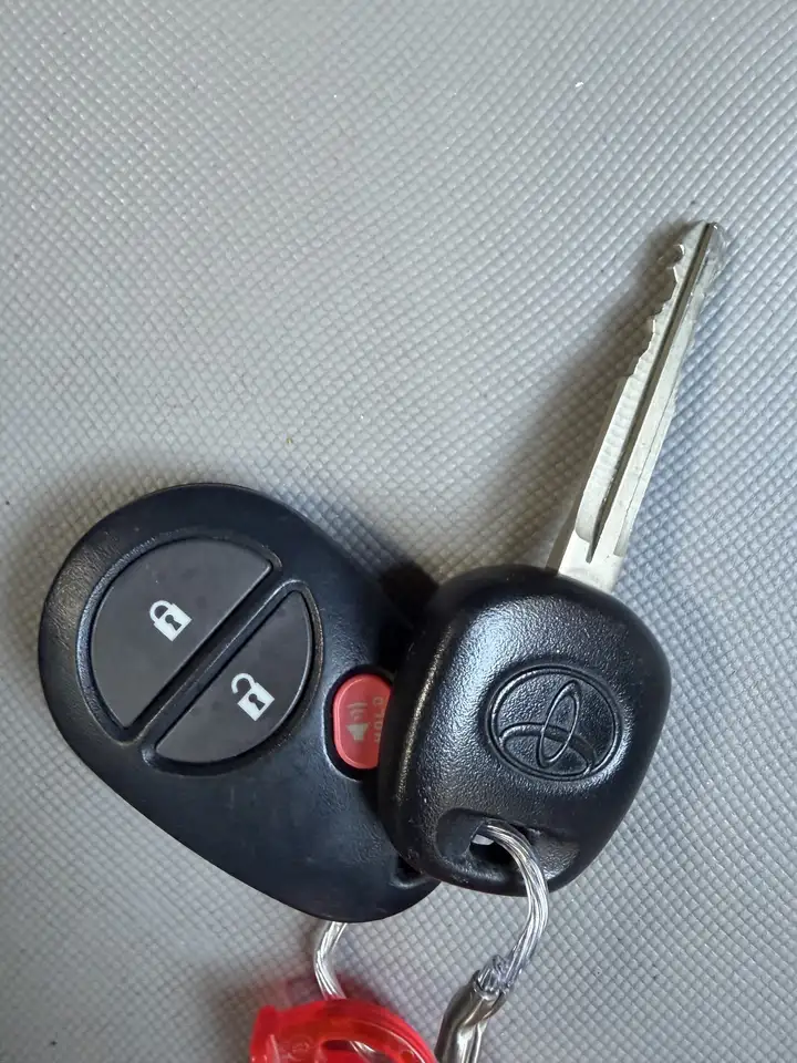 Toyota Sienna снимка Toyota Sienna