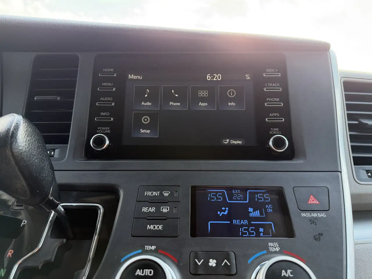 Toyota Sienna снимка Toyota Sienna