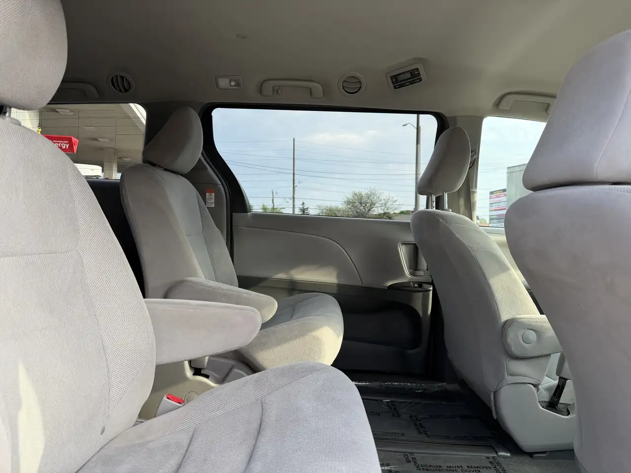 Toyota Sienna снимка Toyota Sienna