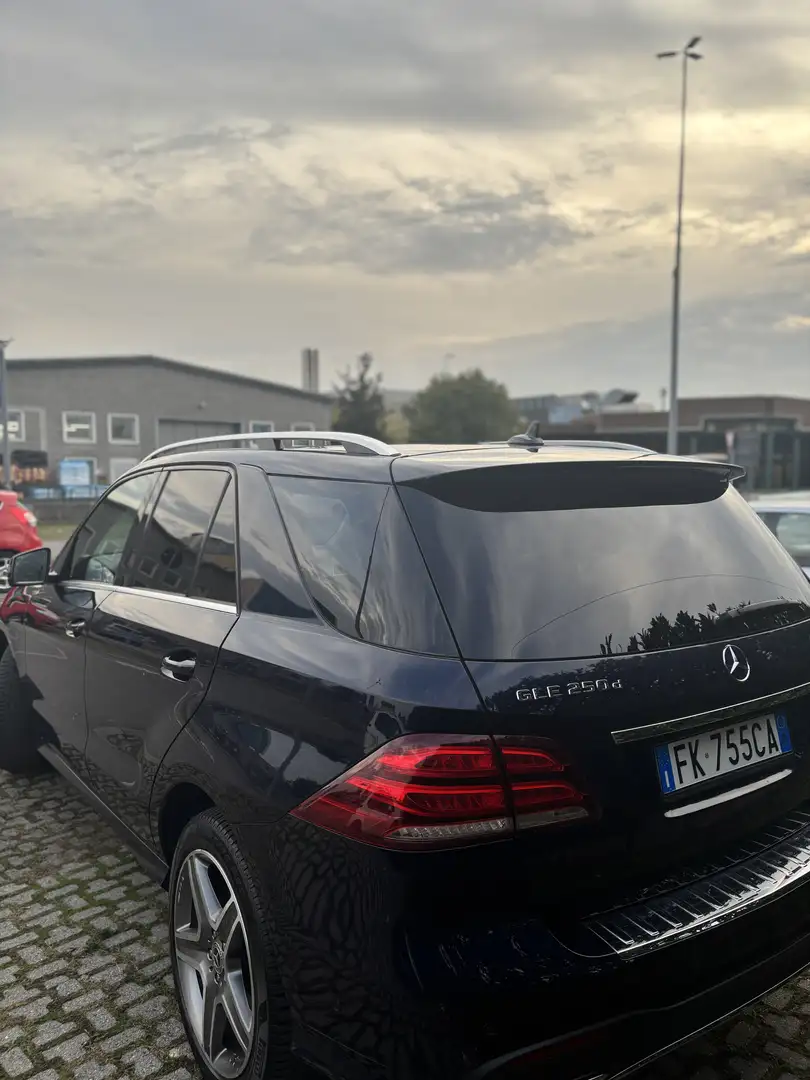 Mercedes-Benz GLE 250 d 4Matic 9G-TRONIC AMG Line - 2