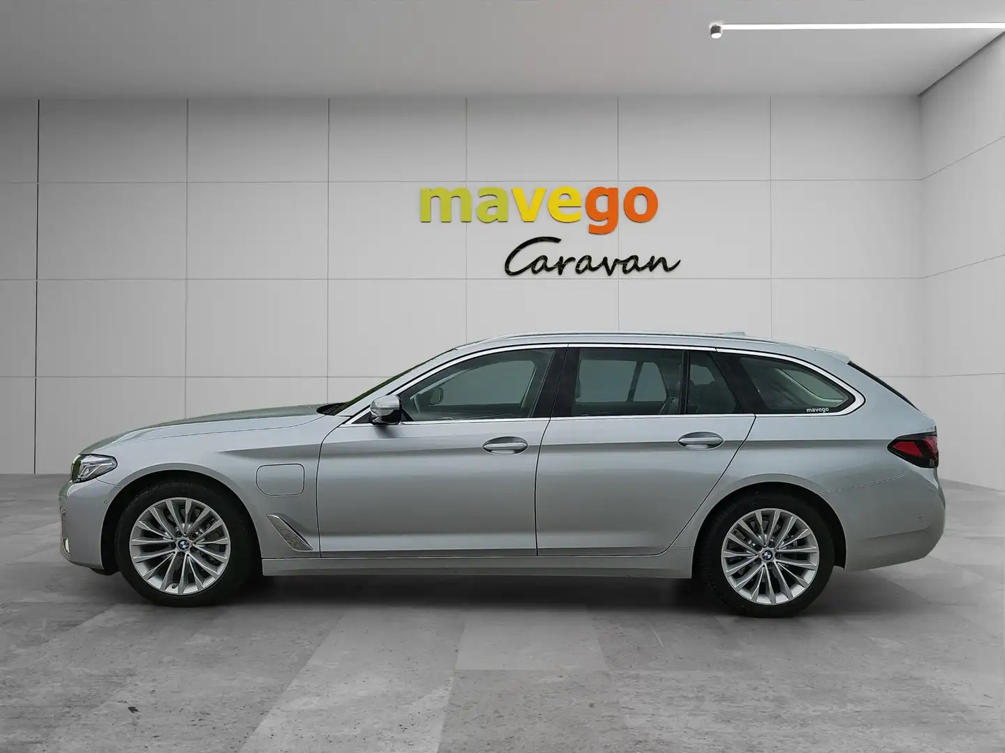 BMW 530 e Touring Luxury Line Aut. **SITZKÜHLUNG*AHK** Zilver - 2