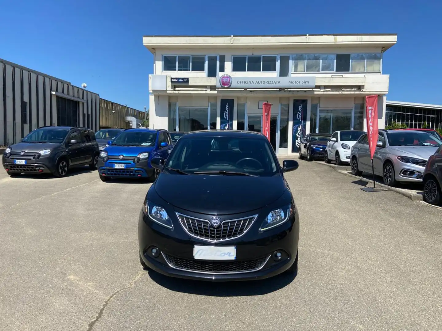 Lancia Ypsilon *PROMO* 1.0 S&S Hybrid Gold Zwart - 2