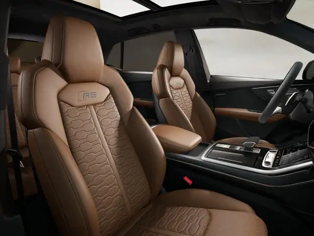 Audi RS Q8 view 9