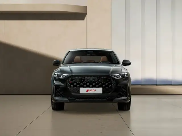 Audi RS Q8 view 2