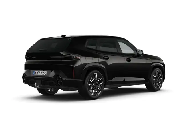BMW XM view 2
