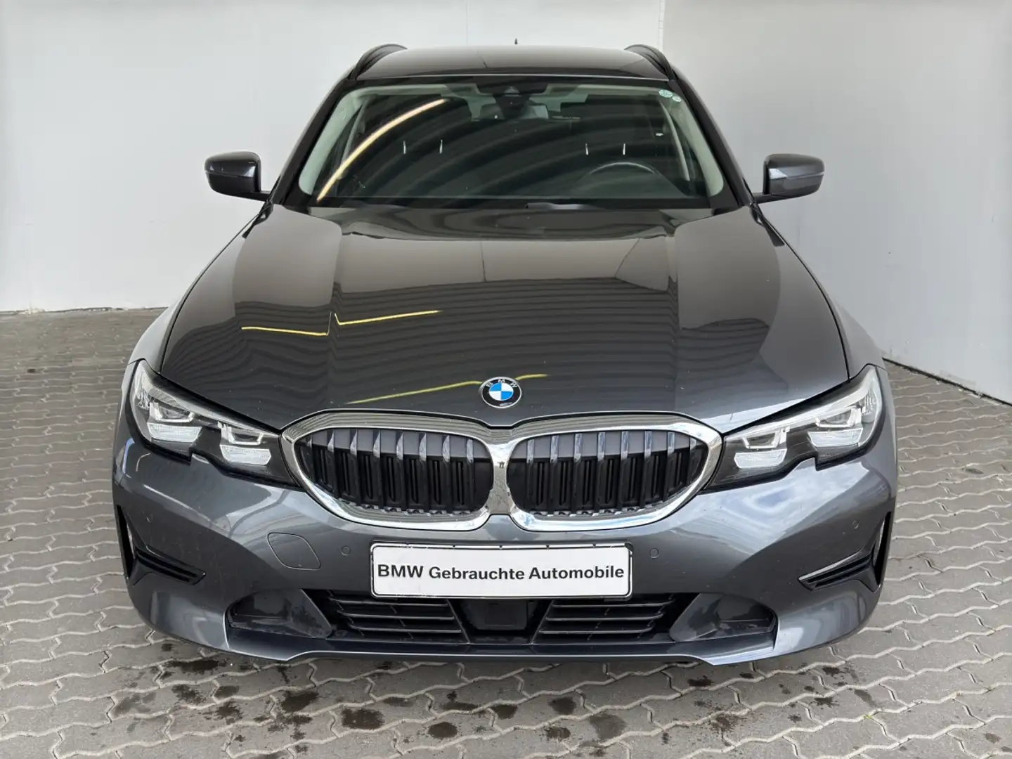 BMW 330 dA xDrive Tour. Advantage LiveCock.AHK.DriveA Grau - 1