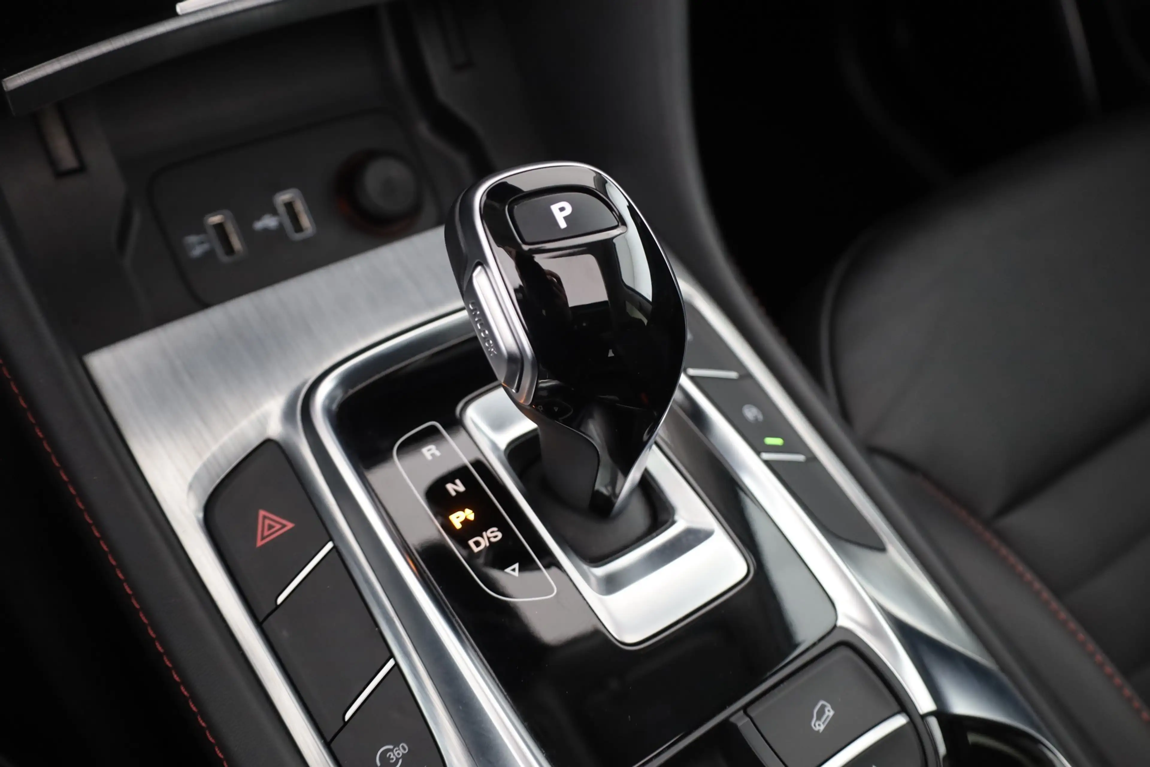 MG HS 1.5 T-GDI Luxury Aut. Navi Panorama Leder ACC — photo 12