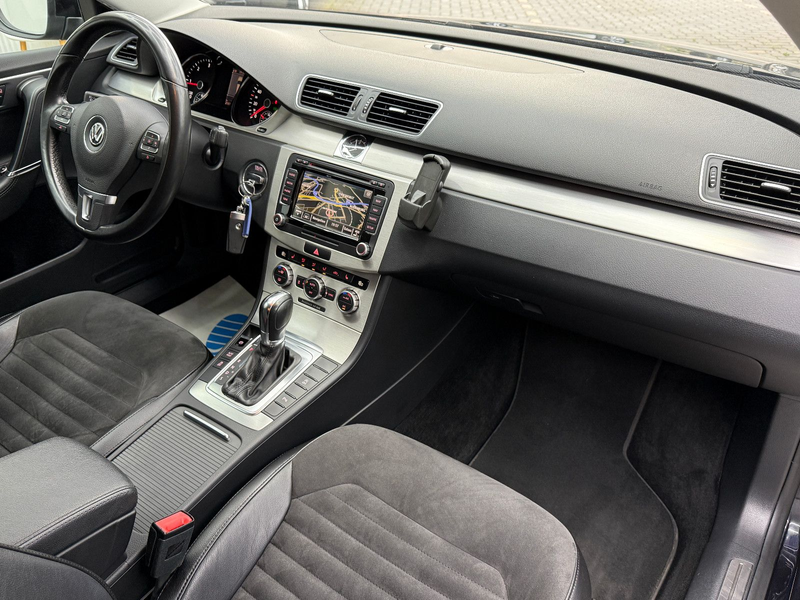 Volkswagen Passat Variant Passat 2.0 TDI Variant Highline DSG STHZ Kamera — photo 7