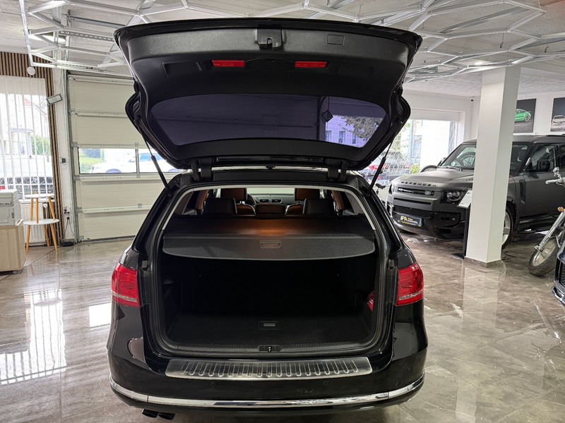 Volkswagen Passat Variant Passat 2.0 TDI Variant Highline DSG STHZ Kamera — photo 15