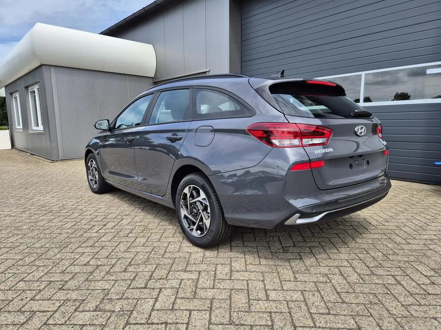 Hyundai i30 Kombi  1.0 T-GDI 100PS Automatik AbstandsTempom... Grau - 2