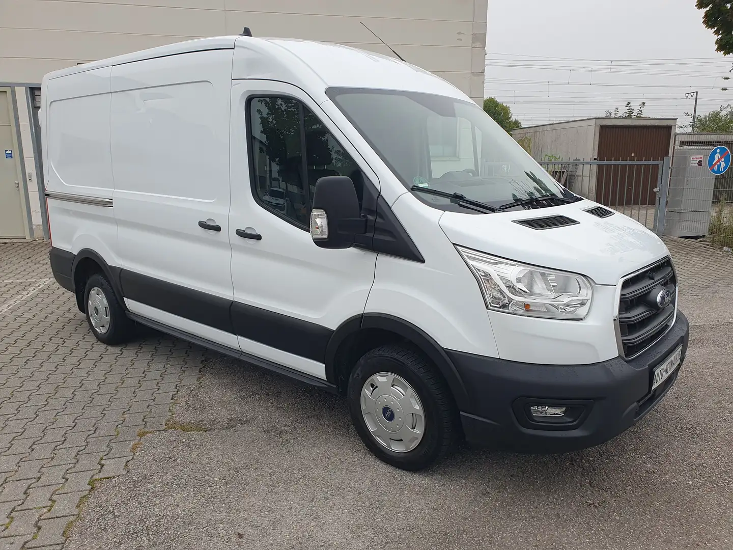 Ford Transit 2.0 TDCI Kasten L2H2 *Klima / Euro 6* Weiß - 1