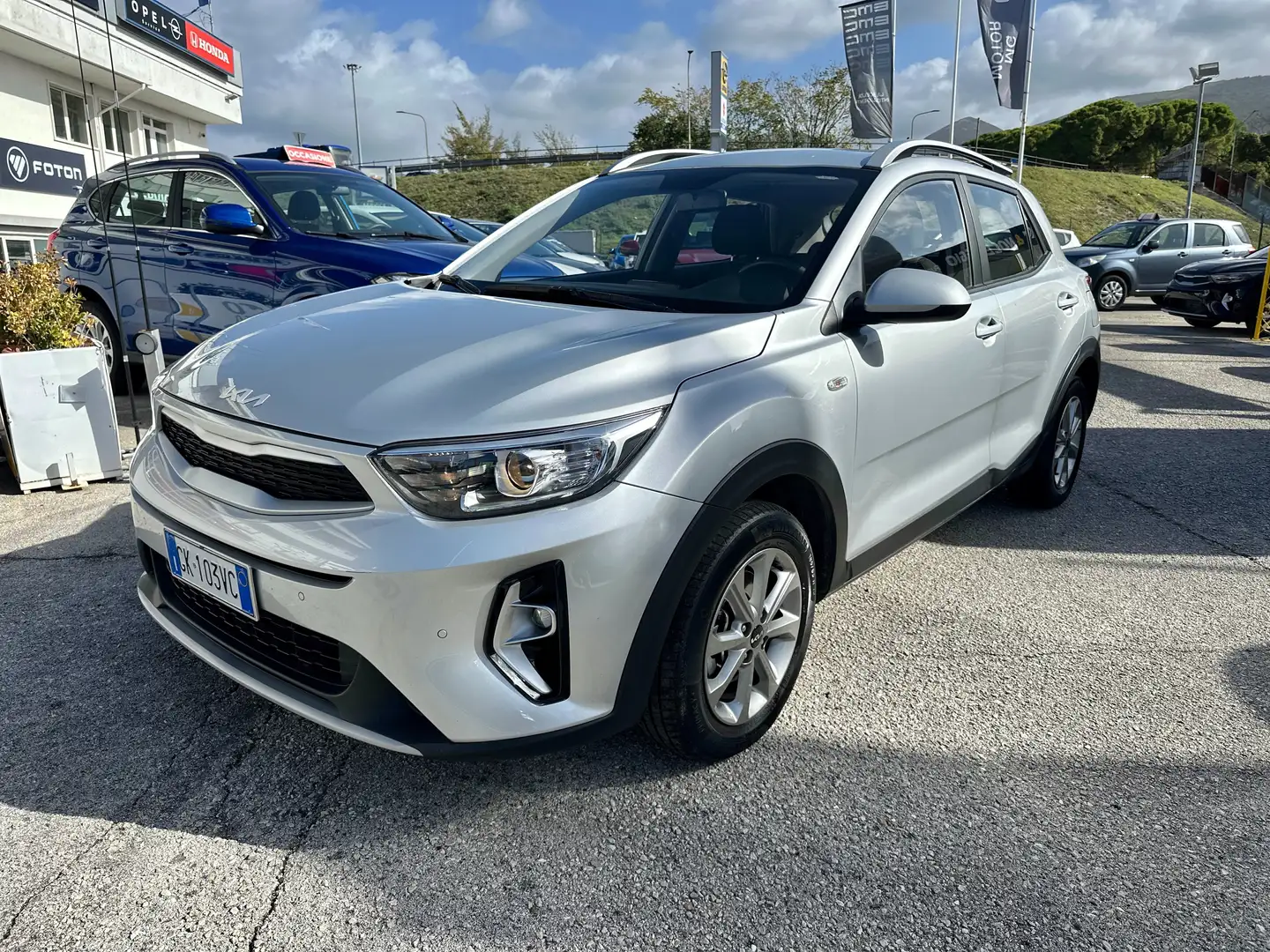 Kia Stonic 1.2 GPL dpi Urban  82cv Silber - 1